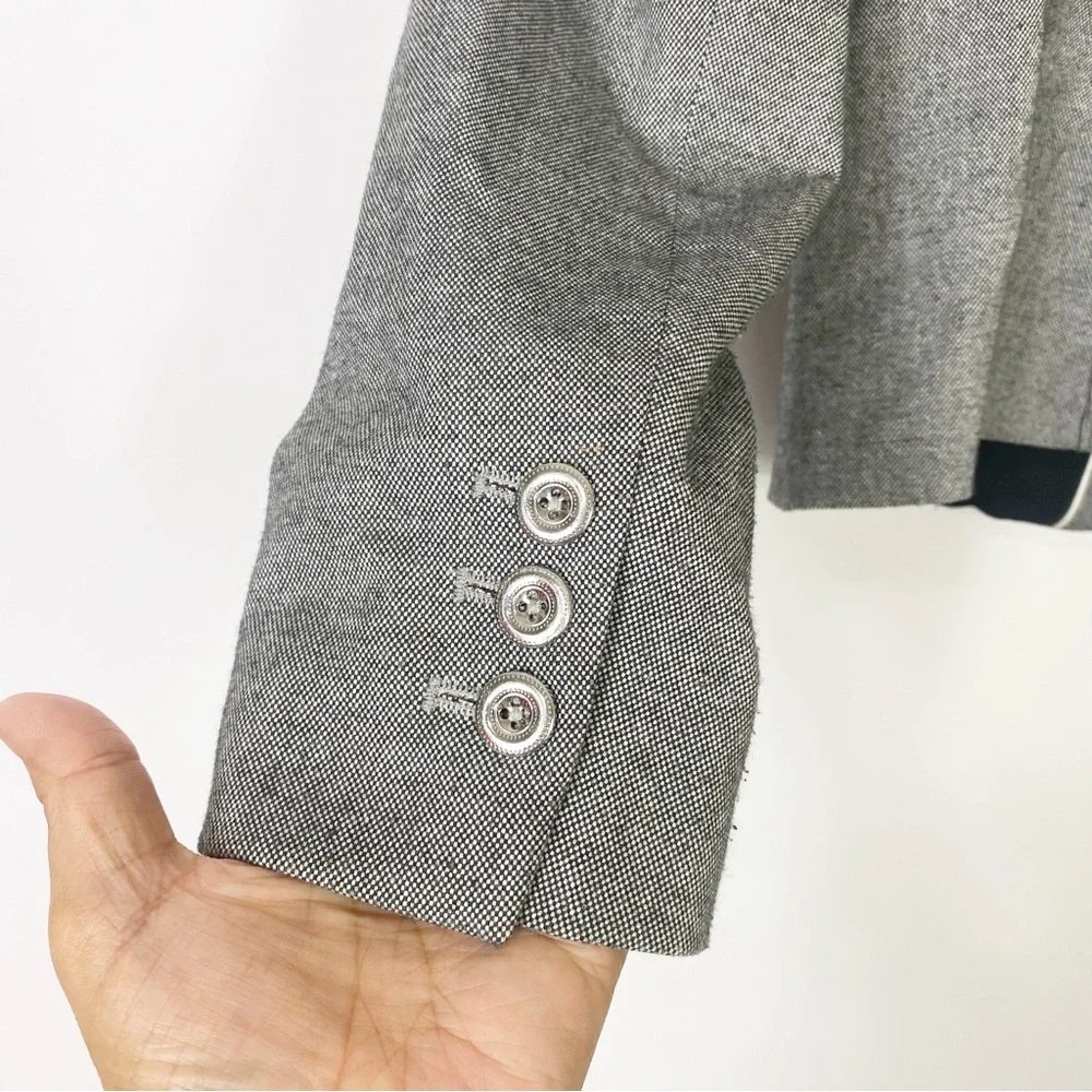 White House Black Market Gray Tailored Blazer Career Work Cute Sleek Casual Sz2
